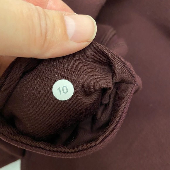 Lululemon burgundy workout pants - Picture 5 of 5